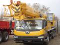 Новый автокран XCMG QY25K5s на стоянке предприятия