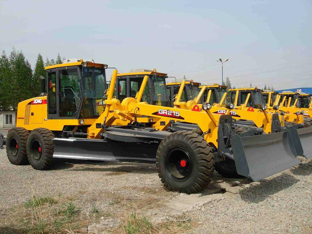 Полноприводный автогрейдер XCMG GR215A без рыхлителя